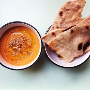 Zuppa di lenticchie rosse e curry